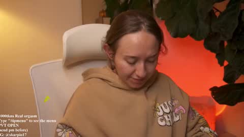 Im Scarlett  ONLINE  5pm-10pm NYC time  online show from 09-11-25, 12:33