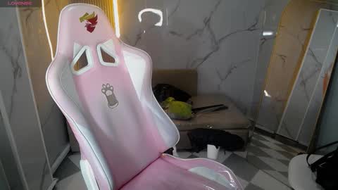 Skarlet online show from 10-27-25, 12:42