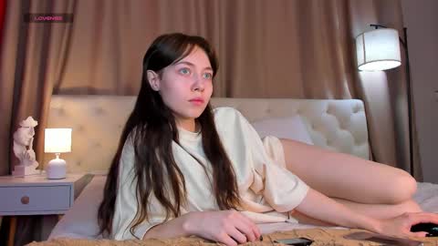 Snapshot of skelerata chatting on 10-18-25, 01:19 Emily online show from 10-18-25, 01:19