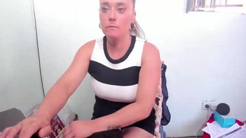 TINNA online show from 09-11-25, 08:31