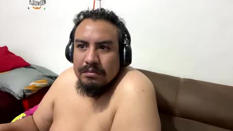 Snapshot of skinhell chatting on 12-06-24, 05:31 Elias online show from 12-06-24, 05:31