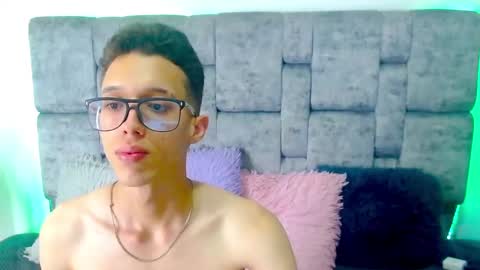 Snapshot of skinny_bigcock20 chatting on 02-26-25, 10:53 skinny_bigcock20 online show from 02-26-25, 10:53