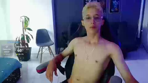 Snapshot of skinny_bigcock20 chatting on 09-11-25, 08:31 skinny_bigcock20 online show from 09-11-25, 08:31