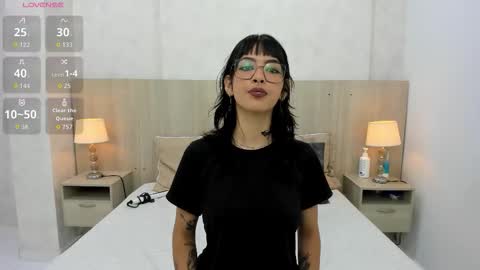 Emily Rojas online show from 10-23-25, 07:34