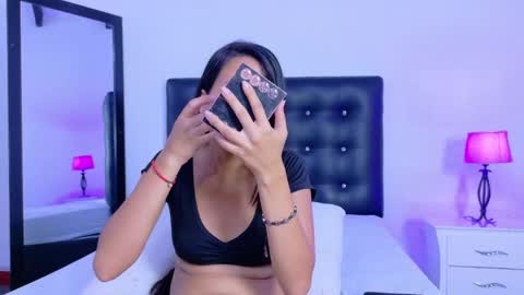 skinny_hottie18 online show from 05-02-26, 07:41