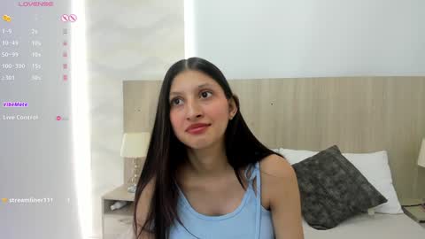 Snapshot of skinny_lili chatting on 12-05-24, 07:06 Lily online show from 12-05-24, 07:06