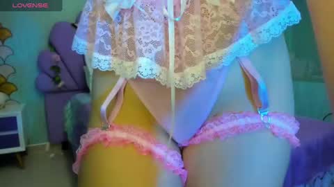 Snapshot of skinny_linda chatting on 01-25-25, 10:19 online show from 01-25-25, 10:19