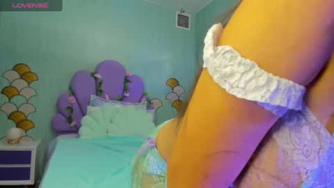 Snapshot of skinny_linda chatting on 02-01-25, 10:15 online show from 02-01-25, 10:15