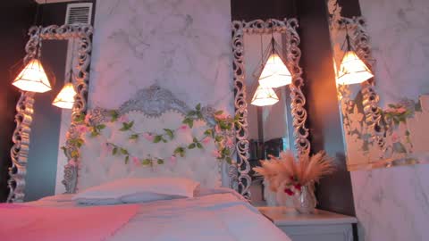 Snapshot of skinny_linda chatting on 02-07-25, 01:11 online show from 02-07-25, 01:11