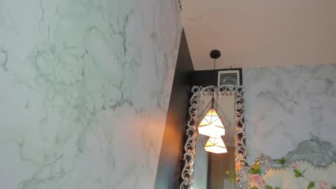 Snapshot of skinny_linda chatting on 02-08-25, 01:11 online show from 02-08-25, 01:11