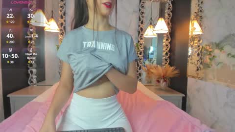 Snapshot of skinny_linda chatting on 02-13-25, 10:12 online show from 02-13-25, 10:12