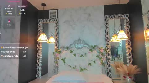 Snapshot of skinny_linda chatting on 02-13-25, 01:15 online show from 02-13-25, 01:15