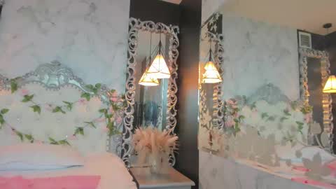 Snapshot of skinny_linda chatting on 02-15-25, 04:23 online show from 02-15-25, 04:23