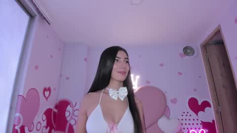 Snapshot of skinny_linda chatting on 03-12-25, 04:24 online show from 03-12-25, 04:24