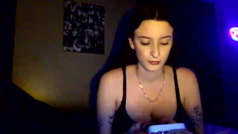 Snapshot of skinnyangel21 chatting on 11-26-25, 04:13 skinnyangel21 online show from 11-26-25, 04:13