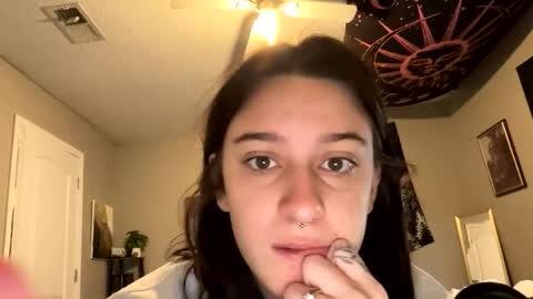 Snapshot of skinnyangel21 chatting on 01-15-26, 02:21 skinnyangel21 online show from 01-15-26, 02:21