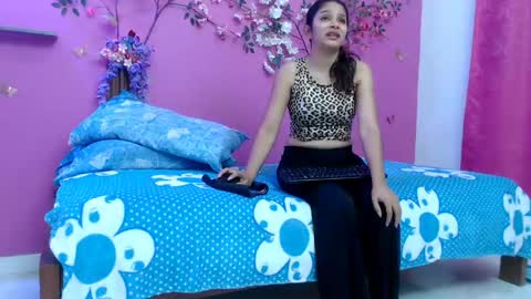Snapshot of skinnybarbie022 chatting on 05-04-26, 12:17 barbi online show from 05-04-26, 12:17
