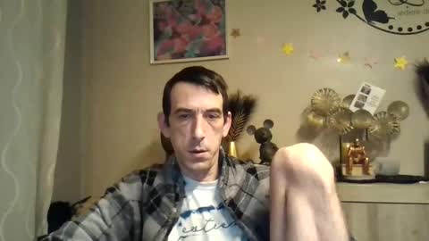 Snapshot of skinnybigcock2 chatting on 02-12-25, 06:40 SkinnyBigCock2 online show from 02-12-25, 06:40