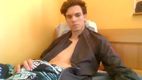 Snapshot of skinnyfit8 chatting on 06-18-26, 12:42 bigdihhhhh online show from 06-18-26, 12:42