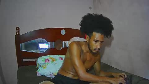 Snapshot of skinnylatinman chatting on 12-04-24, 09:35 Skinny Latin Man online show from 12-04-24, 09:35