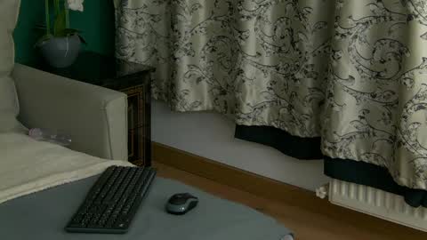 Snapshot of skinnynatty chatting on 05-07-26, 03:56 Natty online show from 05-07-26, 03:56