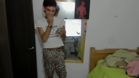 Snapshot of skinnypipe15 chatting on 10-21-25, 03:07 skinnypipe15 online show from 10-21-25, 03:07