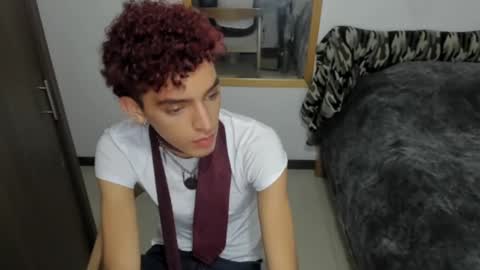 Snapshot of skinnypipe15 chatting on 10-22-25, 03:18 skinnypipe15 online show from 10-22-25, 03:18