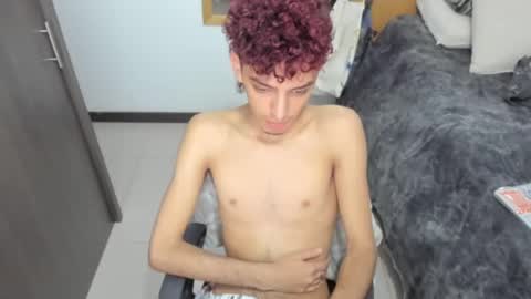 Snapshot of skinnypipe15 chatting on 11-05-25, 10:43 skinnypipe15 online show from 11-05-25, 10:43