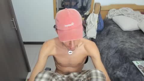 Snapshot of skinnypipe15 chatting on 11-07-25, 07:08 skinnypipe15 online show from 11-07-25, 07:08