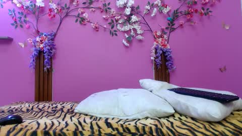 sofia online show from 02-27-26, 01:33