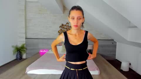 Julia online show from 10-03-25, 04:20