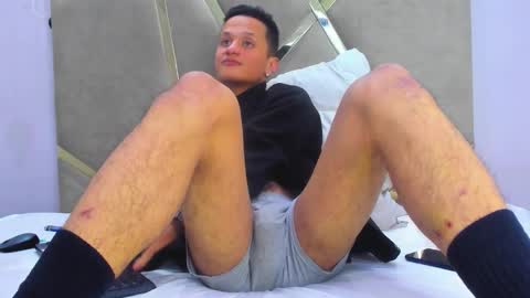 SkinnyZeth online show from 10-16-25, 04:57