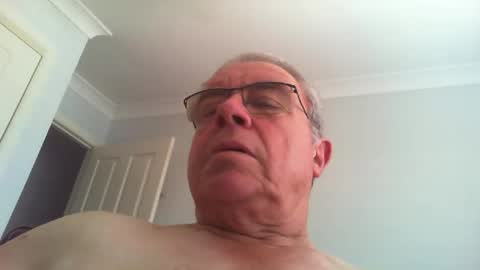 Skipper1970 online show from 12-18-25, 04:07