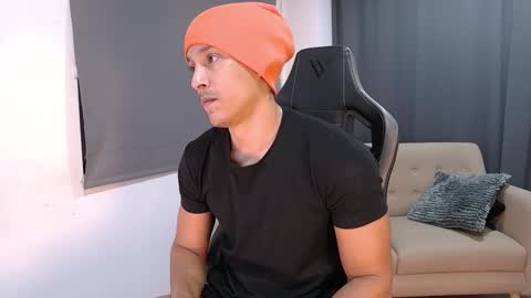 Snapshot of skull_prospect chatting on 02-15-26, 11:34 Liam Vokov online show from 02-15-26, 11:34