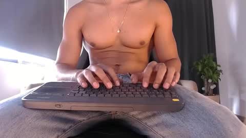 Snapshot of skull_prospect chatting on 02-18-26, 01:40 Liam Vokov online show from 02-18-26, 01:40