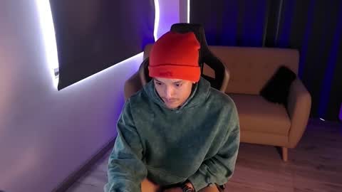 Snapshot of skull_prospect chatting on 03-08-26, 02:21 Liam Vokov online show from 03-08-26, 02:21