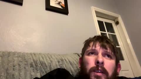 Snapshot of skuzzy25 chatting on 01-13-25, 02:18 skuzzy25 online show from 01-13-25, 02:18