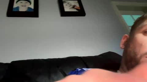 Snapshot of skuzzy25 chatting on 02-22-25, 01:35 skuzzy25 online show from 02-22-25, 01:35