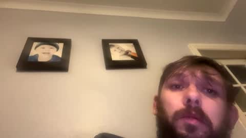 Snapshot of skuzzy25 chatting on 12-21-25, 04:19 skuzzy25 online show from 12-21-25, 04:19