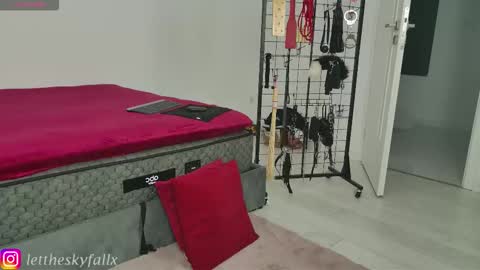 Eliza online show from 10-10-25, 10:09