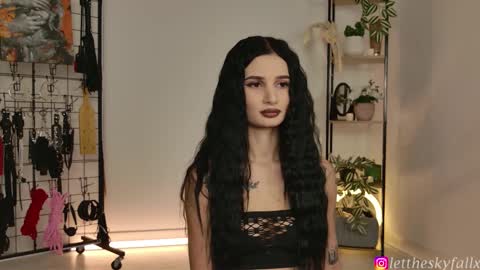 Snapshot of sky011fall chatting on 03-18-26, 01:53 Eliza online show from 03-18-26, 01:53