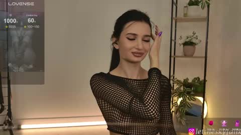 Snapshot of sky011fall chatting on 05-02-26, 03:22 Eliza online show from 05-02-26, 03:22
