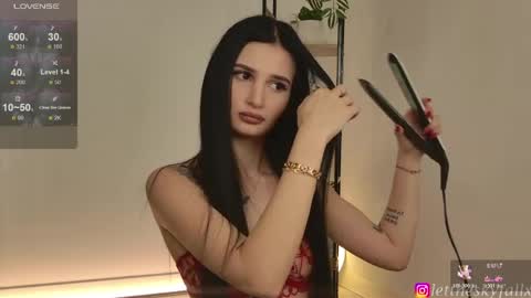 Snapshot of sky011fall chatting on 05-14-26, 03:24 Eliza online show from 05-14-26, 03:24