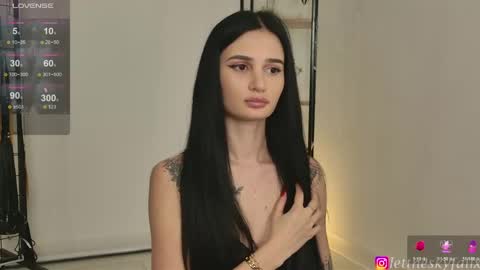 Snapshot of sky011fall chatting on 05-17-26, 01:14 Eliza online show from 05-17-26, 01:14