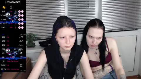 Iska Im genderfluid theyheshenot use ht have reasons and Mia my t-gf sheher online show from 02-22-25, 04:30