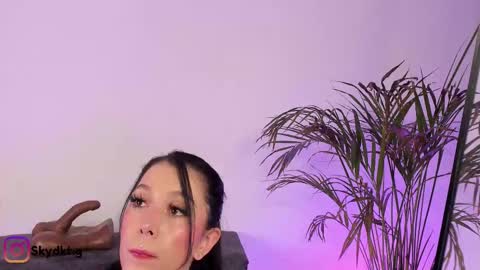 Snapshot of sky_dkt chatting on 10-15-25, 01:28 Sky online show from 10-15-25, 01:28