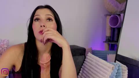 Snapshot of sky_dkt chatting on 10-27-25, 01:31 Sky online show from 10-27-25, 01:31