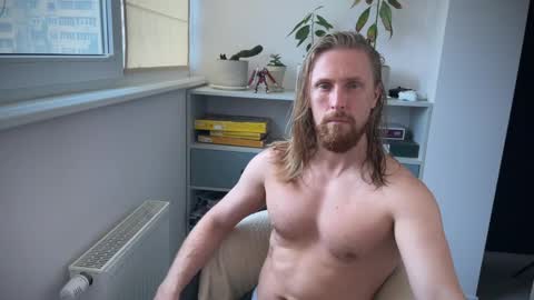 sky_guy25 online show from 10-02-25, 08:21