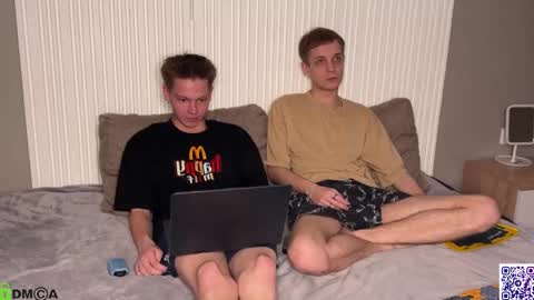 Snapshot of sky_hunter chatting on 10-18-25, 06:41 sky_hunter online show from 10-18-25, 06:41