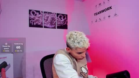 Daniel online show from 12-20-25, 03:24